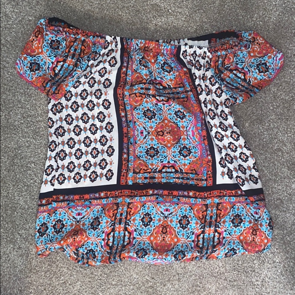 Southmoon off shoulder flowy blouse
